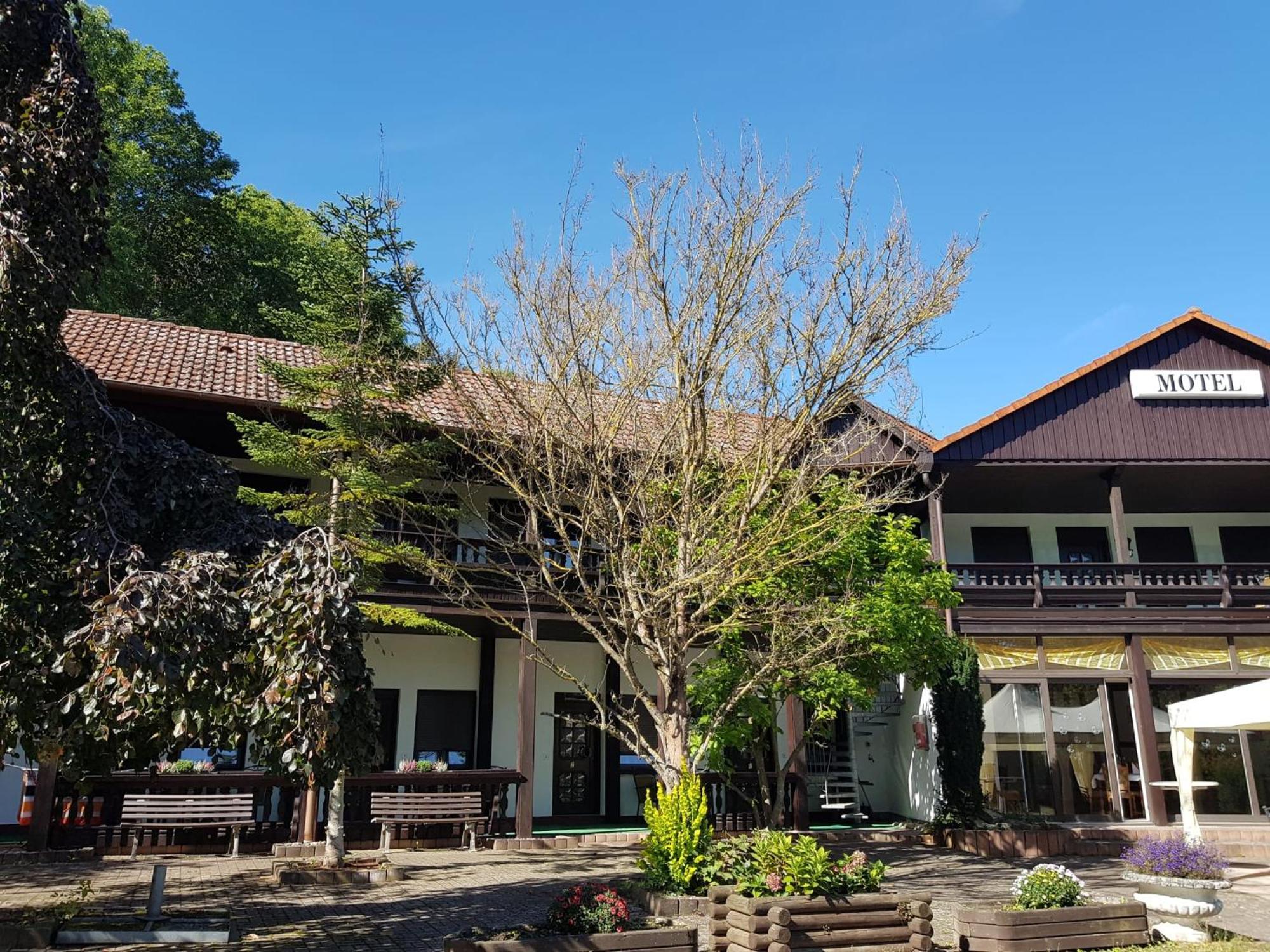 Gierstädt 祖尔菲斯特维斯旅馆酒店 外观 照片