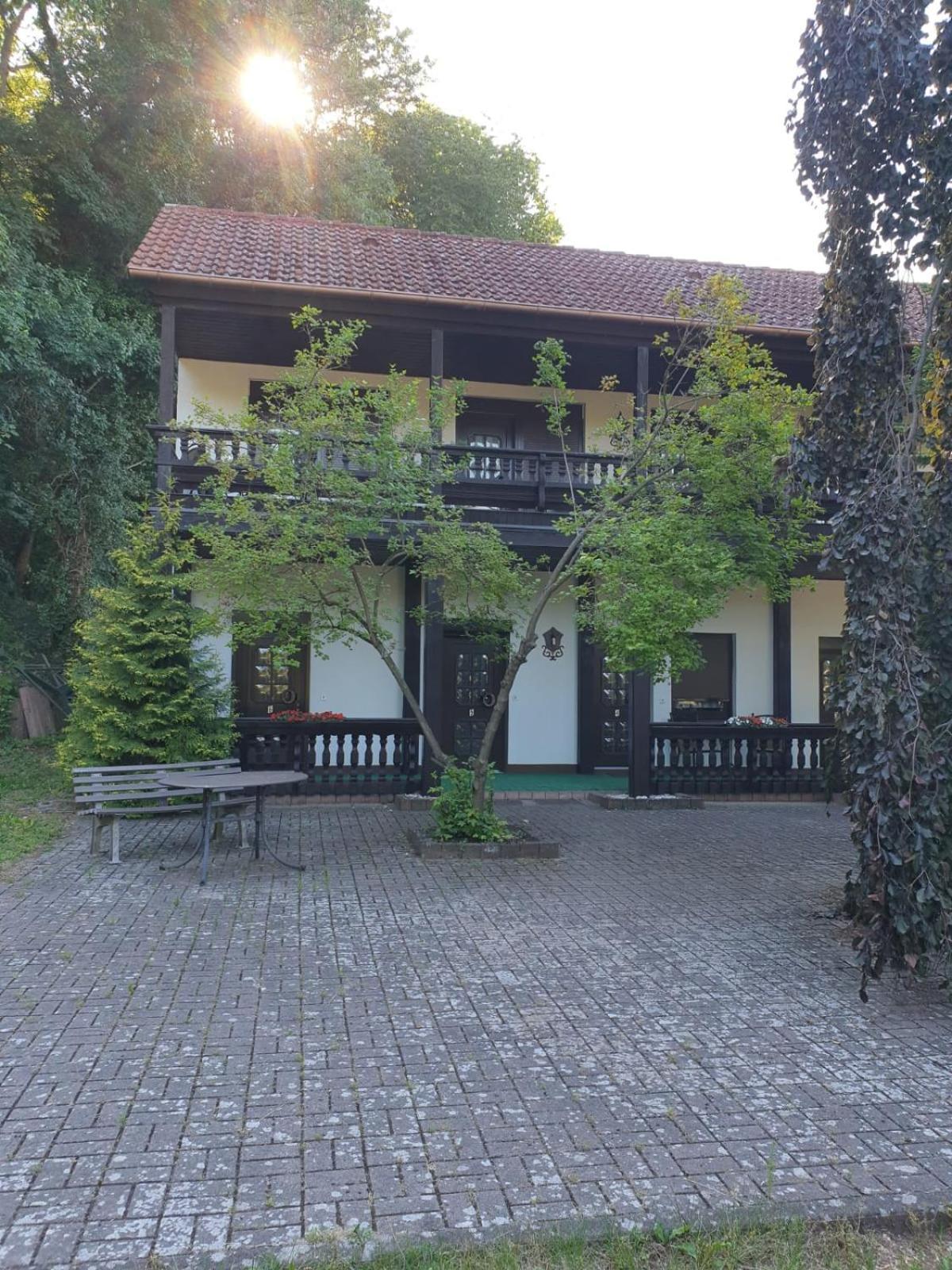 Gierstädt 祖尔菲斯特维斯旅馆酒店 外观 照片