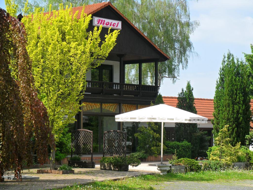Gierstädt 祖尔菲斯特维斯旅馆酒店 外观 照片