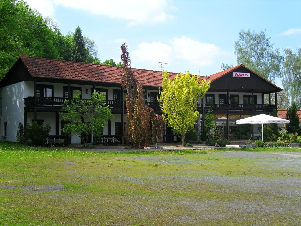 Gierstädt 祖尔菲斯特维斯旅馆酒店 外观 照片