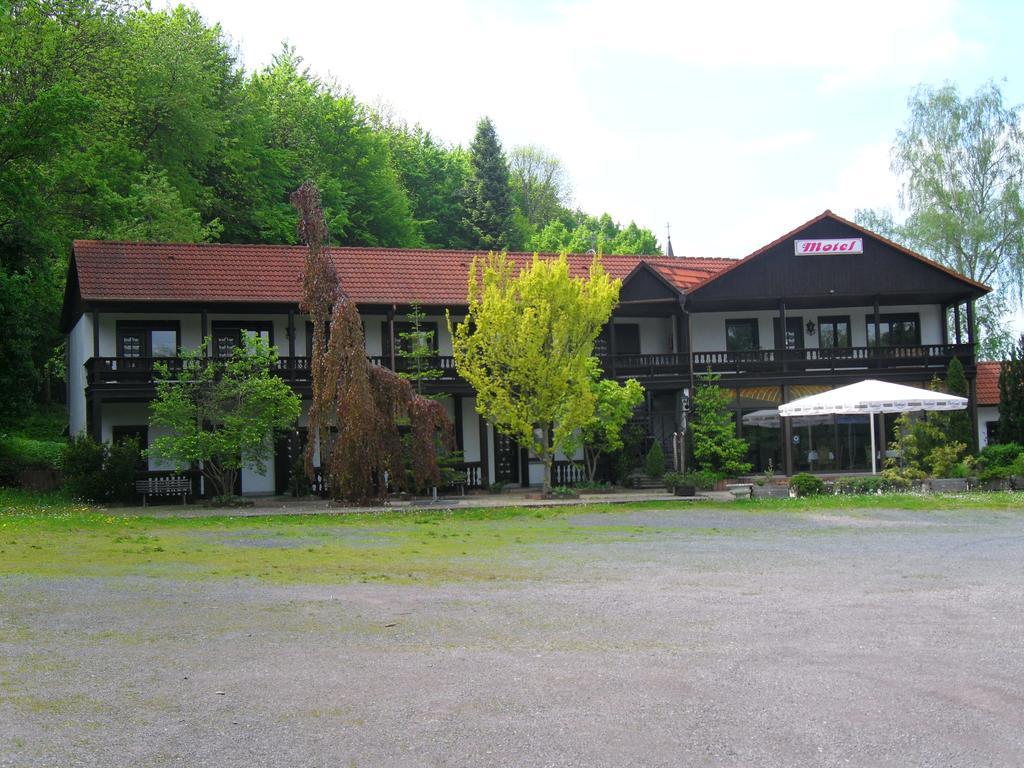 Gierstädt 祖尔菲斯特维斯旅馆酒店 外观 照片